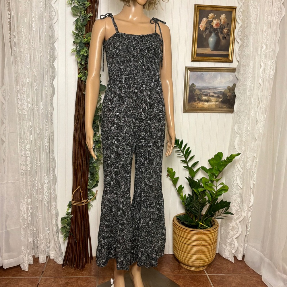 Pink Lily Jumpsuit Large Black Excellent Paisley Smocked Tie Strap Wide Leg